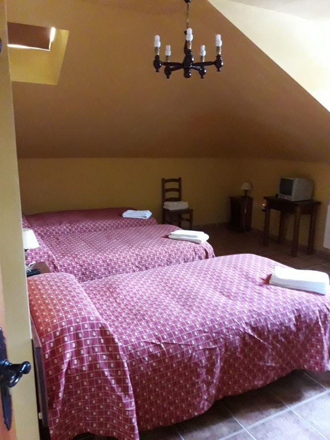 La Casa Vieja En Valdeon Hotell Soto De Valdeon Exteriör bild